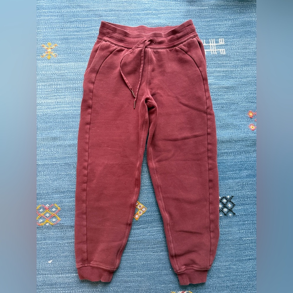 Lululemon Scuba High-Rise Joggers (regular length) Merlot